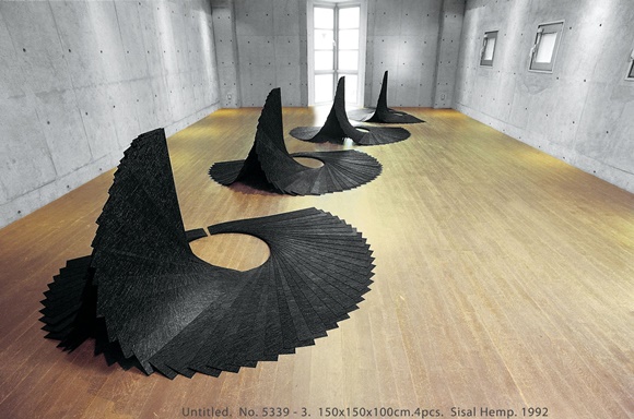  Untitled. No. 5339-3. 각 150x150x100cm. 사이잘삼, 1992